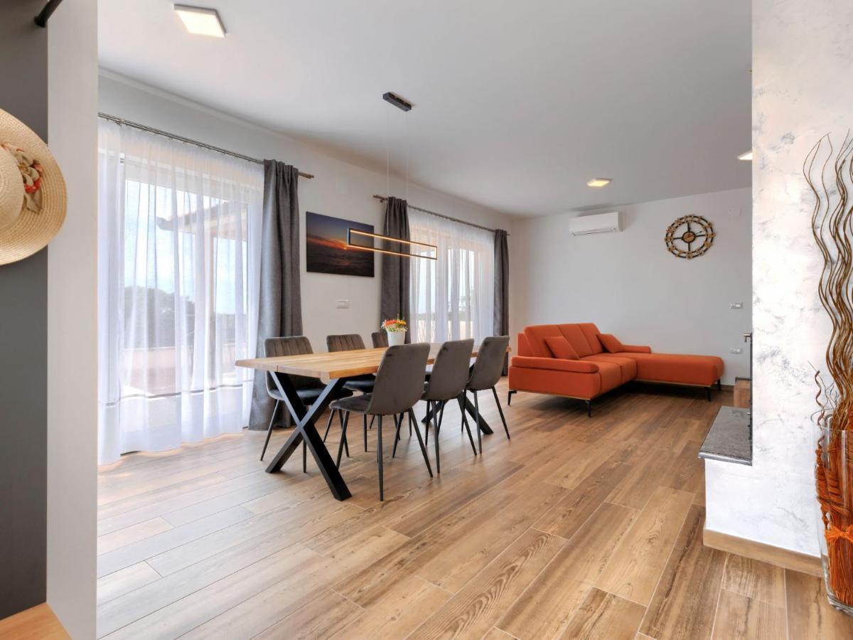 Holiday Home Villa Dora By Interhome Pula Eksteriør billede