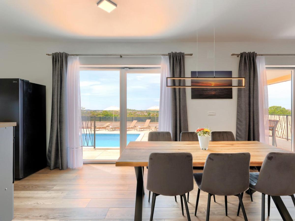 Holiday Home Villa Dora By Interhome Pula Eksteriør billede