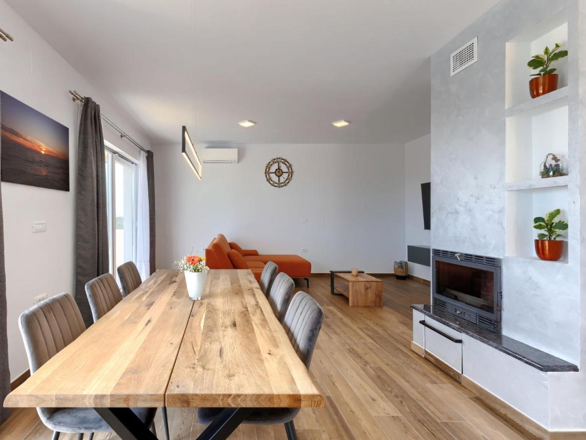Holiday Home Villa Dora By Interhome Pula Eksteriør billede