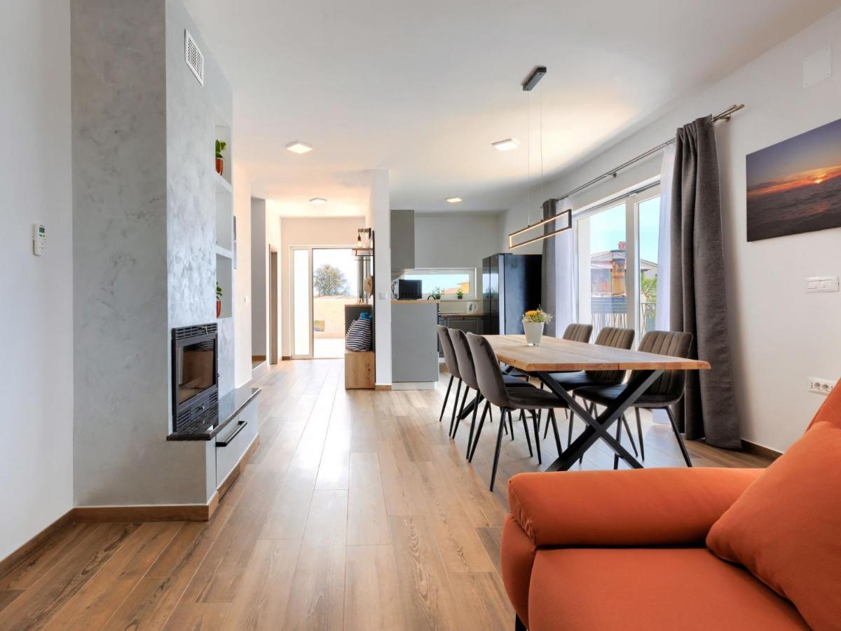 Holiday Home Villa Dora By Interhome Pula Eksteriør billede
