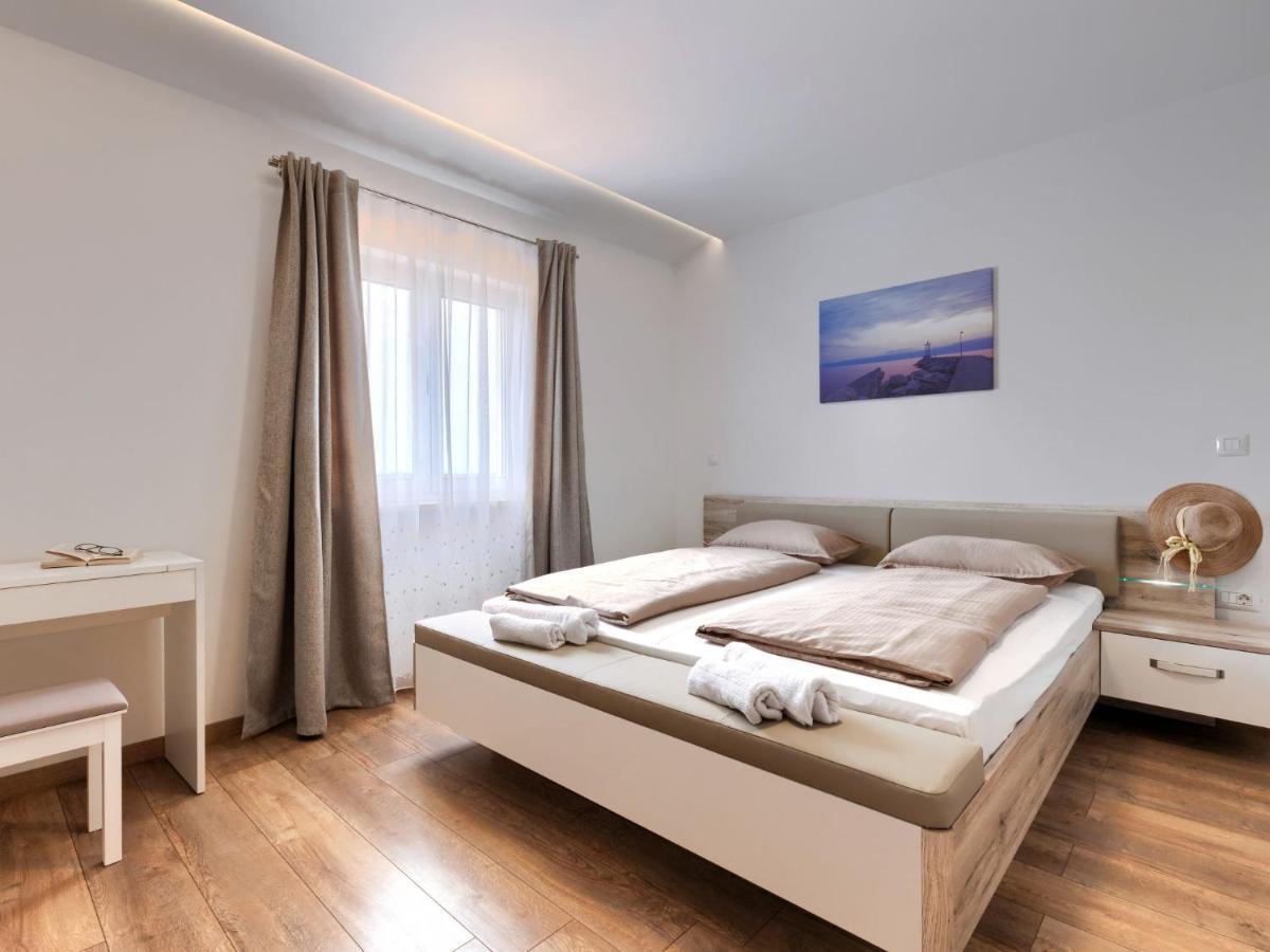 Holiday Home Villa Dora By Interhome Pula Eksteriør billede