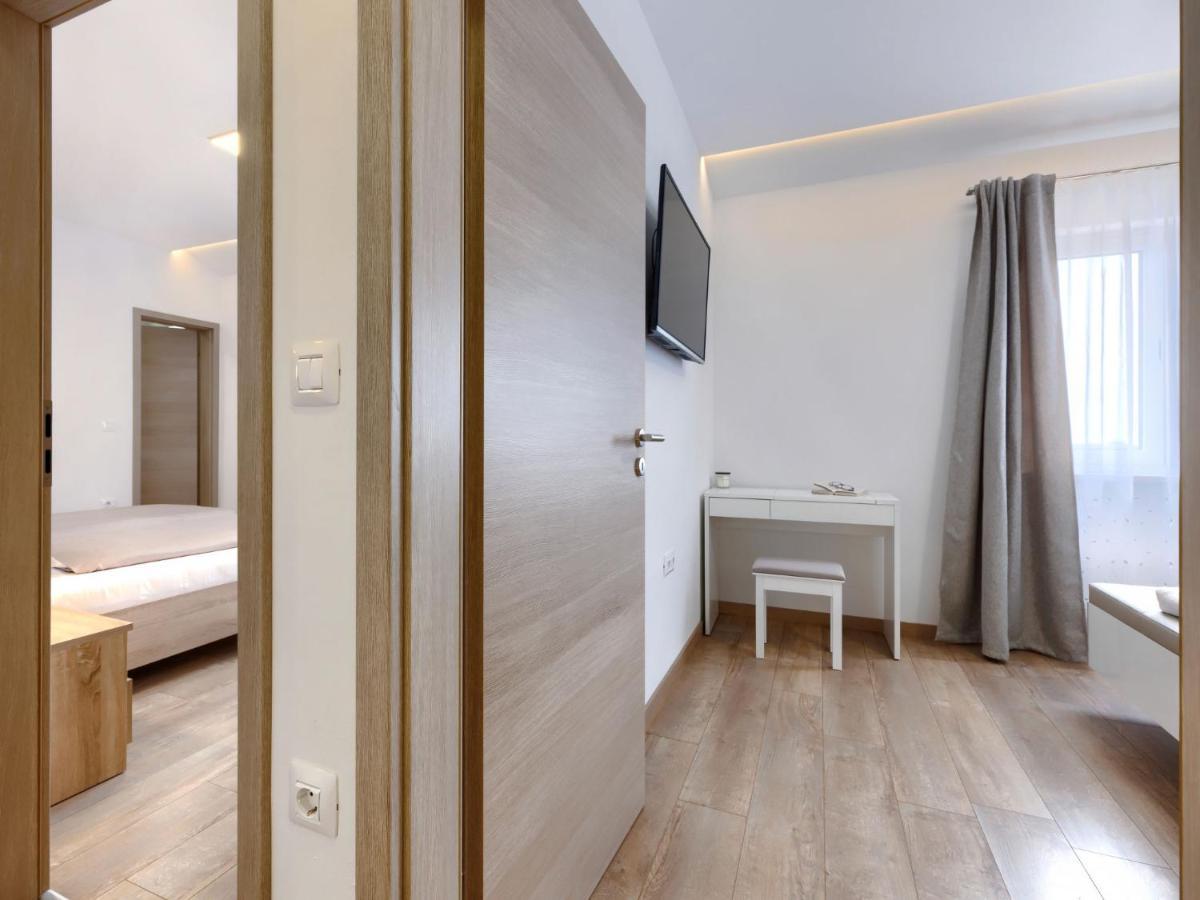 Holiday Home Villa Dora By Interhome Pula Eksteriør billede