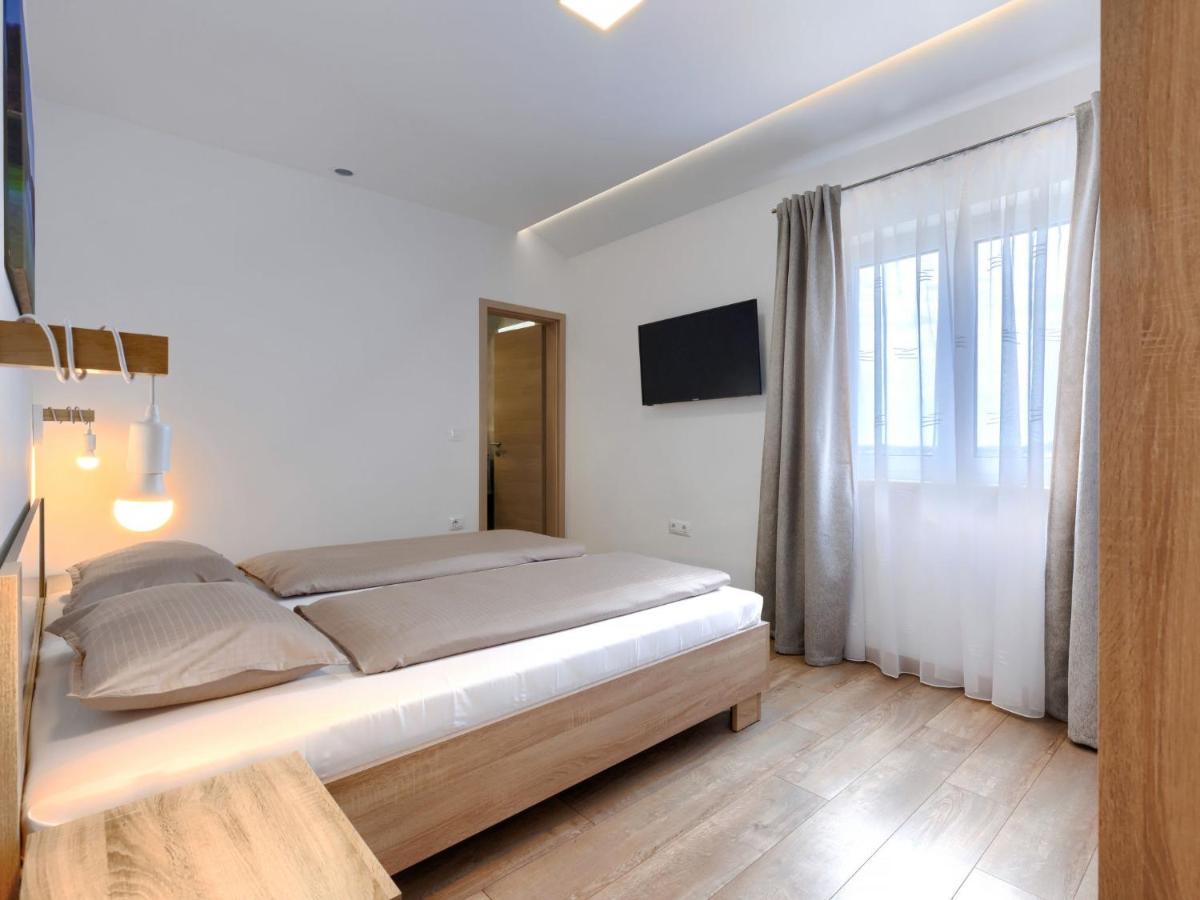 Holiday Home Villa Dora By Interhome Pula Eksteriør billede