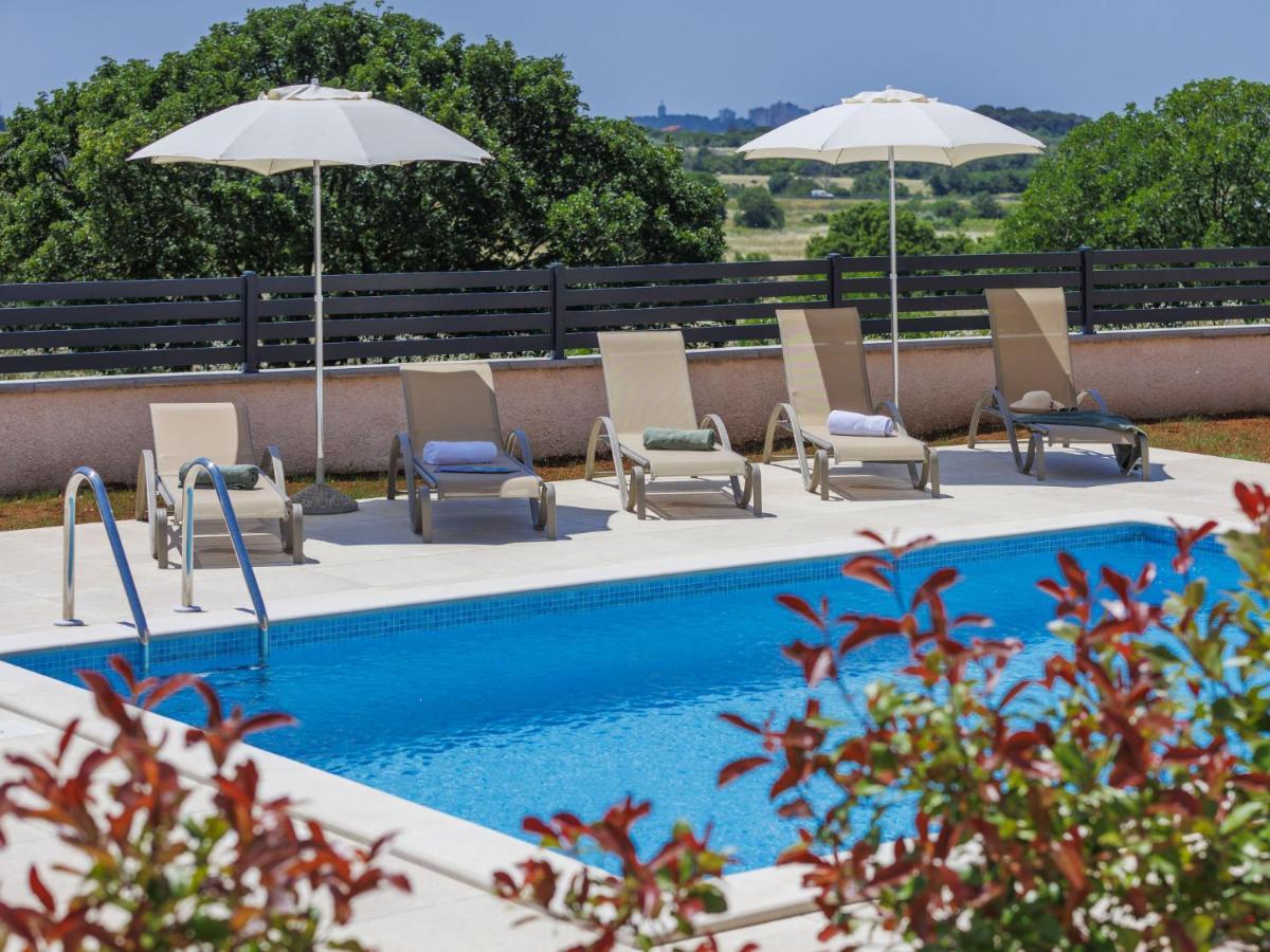 Holiday Home Villa Dora By Interhome Pula Eksteriør billede